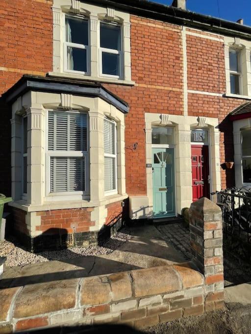 Gloucester Rd 2 Mins Away - Fab, New, Trendy House Bristol Exterior foto